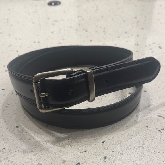 Dickies Genuine Men's Black Leather Belt Casual Work Sleek Size 44 NWOT - Picture 1 of 12